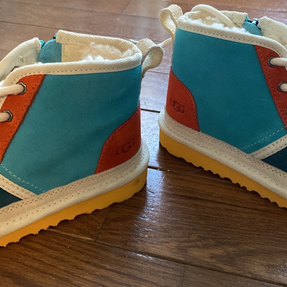 kids ugg boot , - Picture 5 of 5